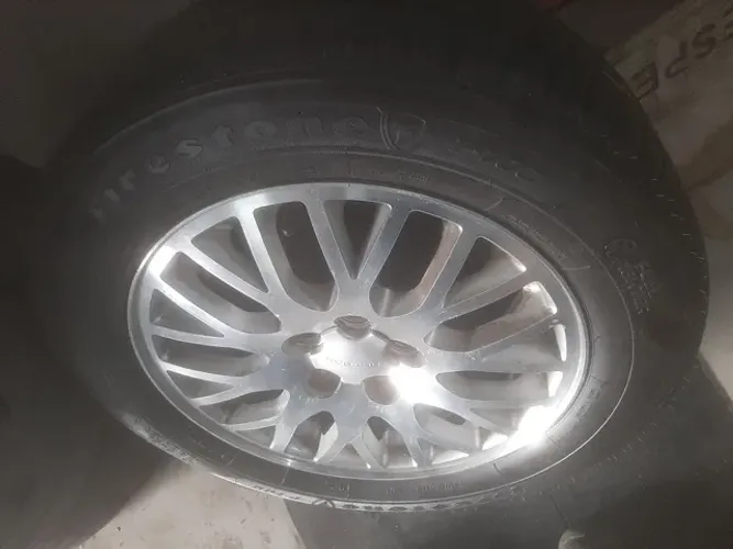 Roda aro 15 subaru estilo Bbs prata com diamantado com Pneus 195 60 15 Firestone jogo