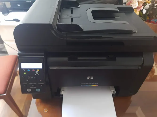 Impressora Hp LaserJet color M175a usada