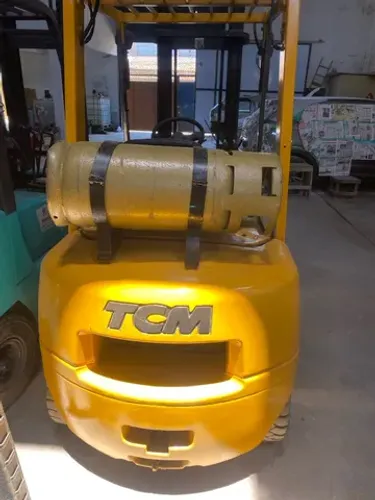 Alugo empilhadeira automática TCM