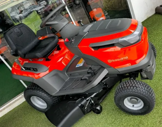 Trator Cortador de Grama TS114 Husqvarna 15hp