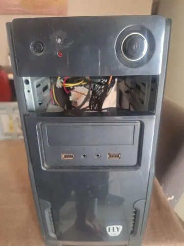 Gabinete Fly PC com fonte 