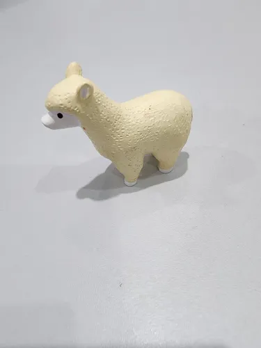 Mini Alpaca de resina - Fofura Garantida