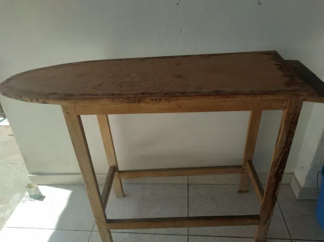 Tábua de Passar Roupas Madeira