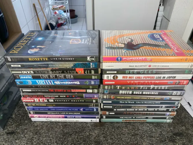 Coleção de 30 DVDs de Shows de Bandas de Rock e Pop