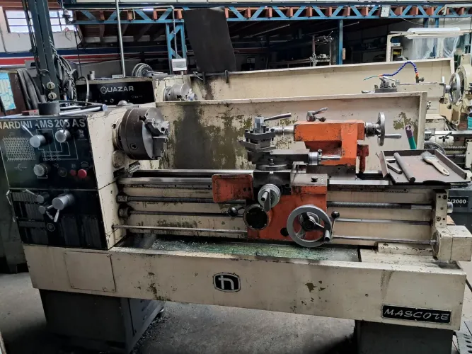Torno mecânico nardini mascote ms 205 As  1mt entre pontos S