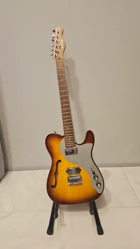 Guitarra thinline Strinberg Telecaster