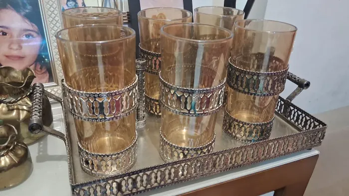 Antigo Conjunto de Bandeja com 6 copos e suporte