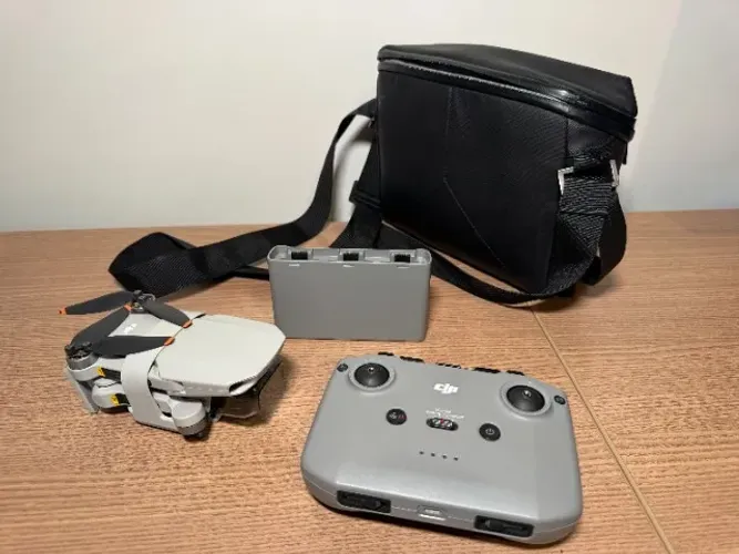 Drone Dji Mini 2 Combo (c/ 3 baterias sendo 1 NOVA)