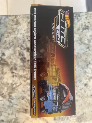 Hot wheels Elite 64 1982 Custom Toyota Land Cruiser FJ45 troopy