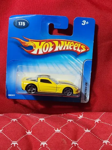 Hot Wheels Corvette C6 2005 - Miniatura Colecionável