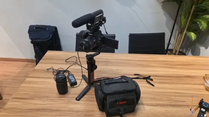 CAMERA CANON SL3 + OPCIONAIS