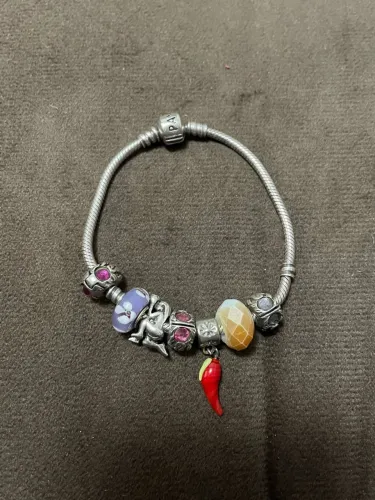 Pulseira Pandora com berloques originais