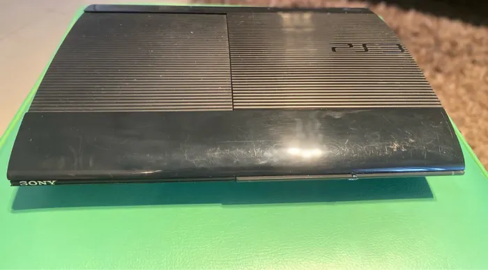 Playstation 3 - Console com 2 controles + 5 jogos