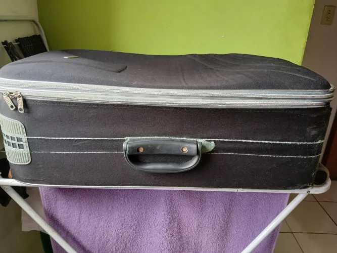 VENDO MALA GRANDE COM ALÇA E RODAS