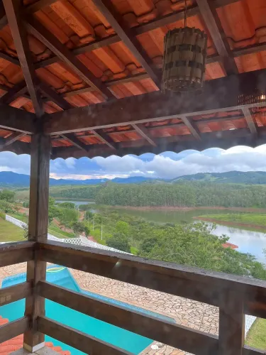 Bela  Chácara de 4.000 m² , Com  Frente Para a Represa de  Piracaia