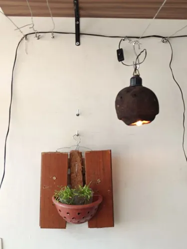 Conjunto Vaso de Parede e Luminária Artesanal 