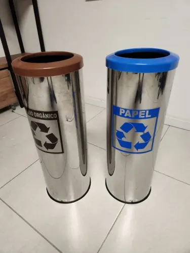LIXEIRA INOX COM ARO - 50L