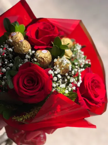 Buquê romântico, buquê de presente , buquê com chocolates, buquê de rosas 