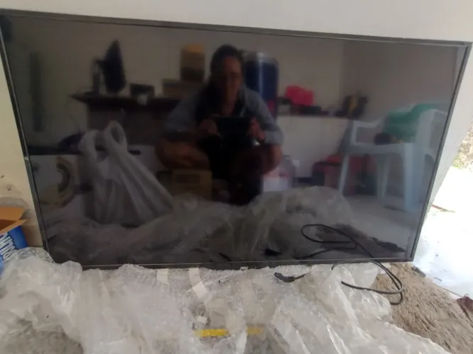 TV AOC 43" - Retirada de peças ou conserto