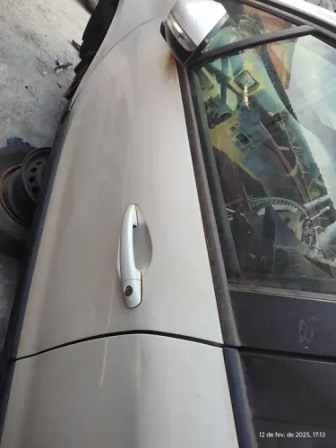F porta dianteira esquerda Peugeot 2008 ano 2017