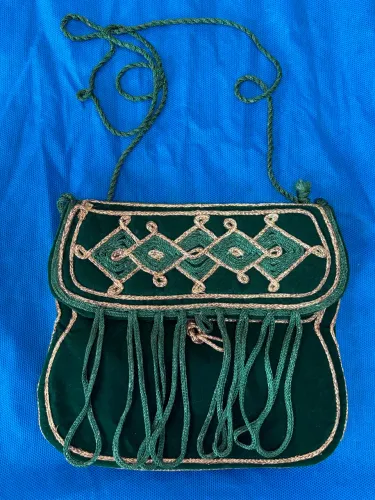 Bolsa Artesanal Vintage Verde com Franjas - Excelente Estado 
