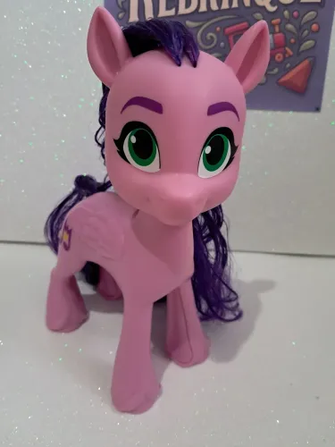 Boneca My Little Pony Princesa Pipp Petals 21cm 