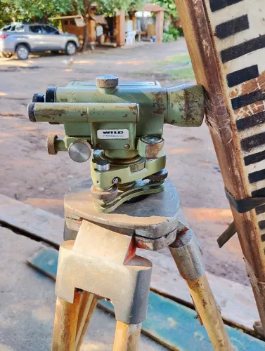 Nível Topográfico Wild Heerbrugg