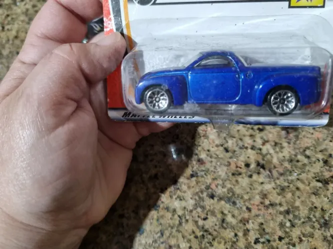 Quatro Carrinhos hot wheels