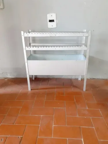 churrasqueira para espetinhos pequena
