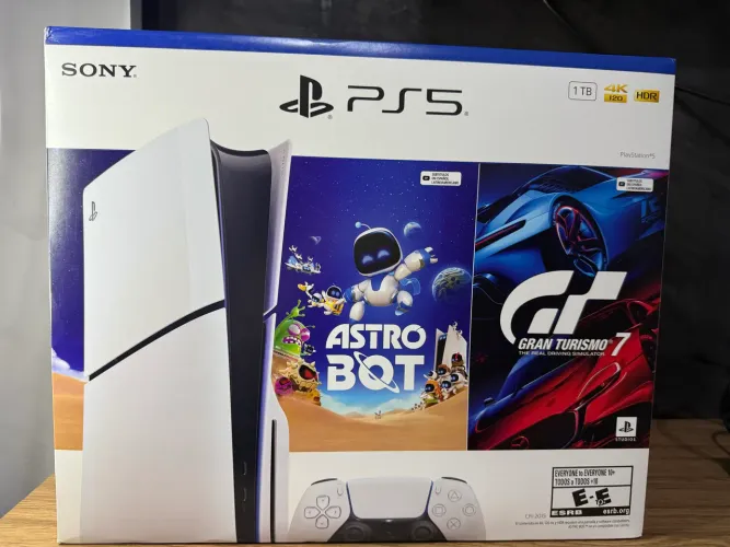 PS5 SLIM 1TB ASTRO BOT/GRAN TURISMO 7 NOVO/LACRADO