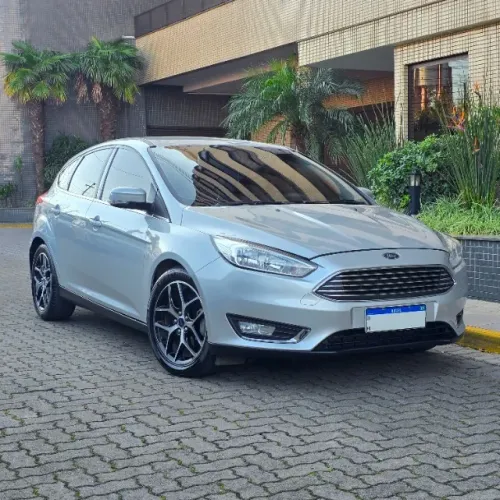 Ford Focus Titanium (Baixa km, lacrado, manuais e ch. reserva, preventiva do câmbio)
