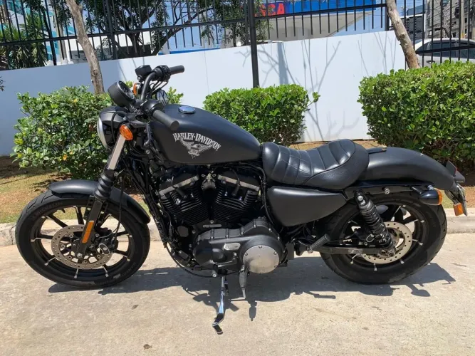 Motos Harley-Davidson XL 883 R no Brasil