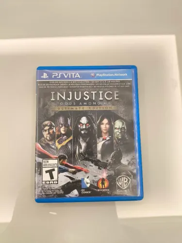 Injustice Gods Among Us - Ultimate Edition (PS Vita)