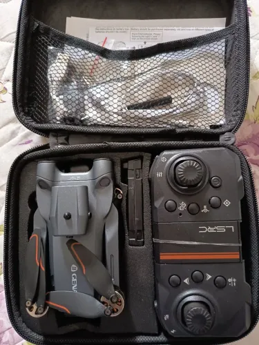 Drone S1s Wifi 4k Camera Brushless Luz Led Preto 2 Bateria.