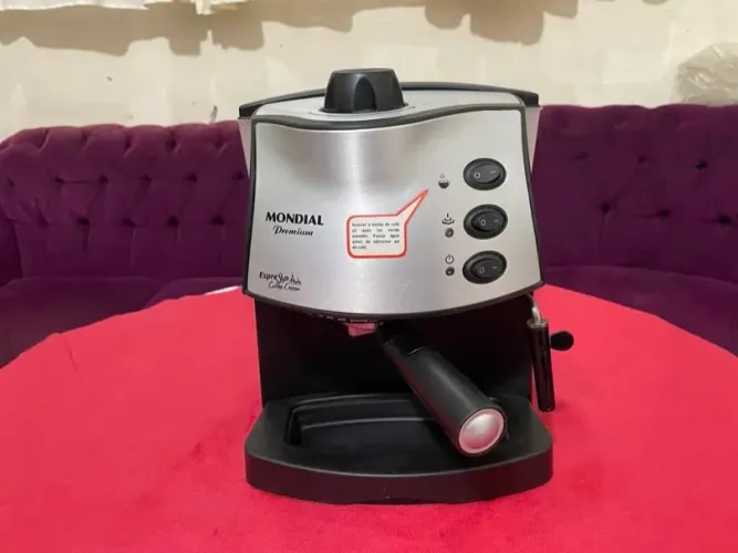 Cafeteira / Máquina de Café Espresso Mondial Premium - C 08