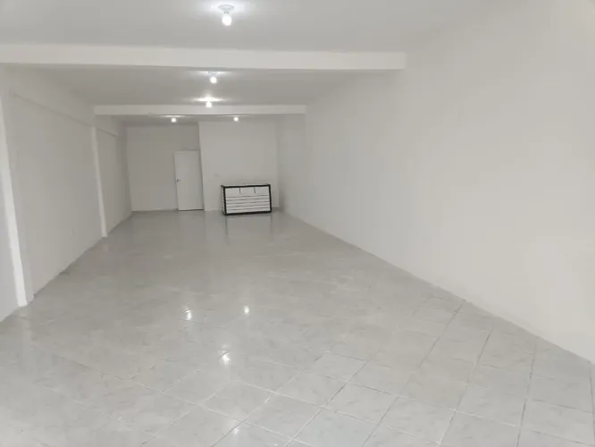 Alugo Ponto comercial/Loja com 85 metros quadrados em Lagoa Nova por R$3.000