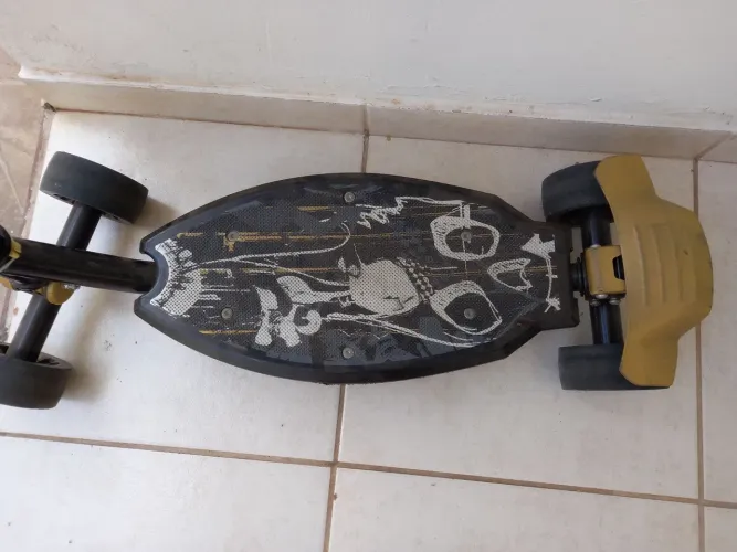 Patinete com Rodas Grandes Bom para fazer manobras $170