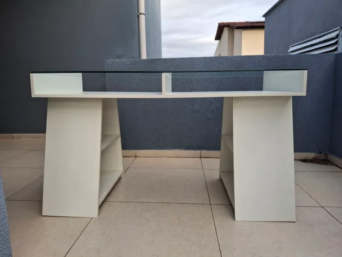 Escrivaninha estudantil/escritório