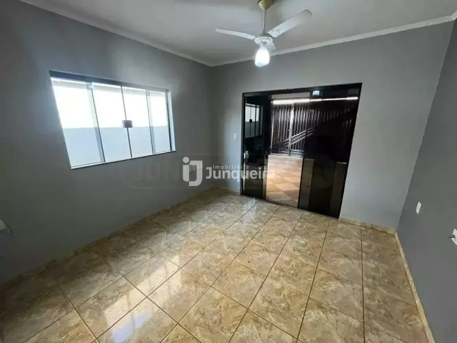 Casa à venda, 2 quartos, 2 vagas, Residencial Bom Jardim - Rio das Pedras/SP