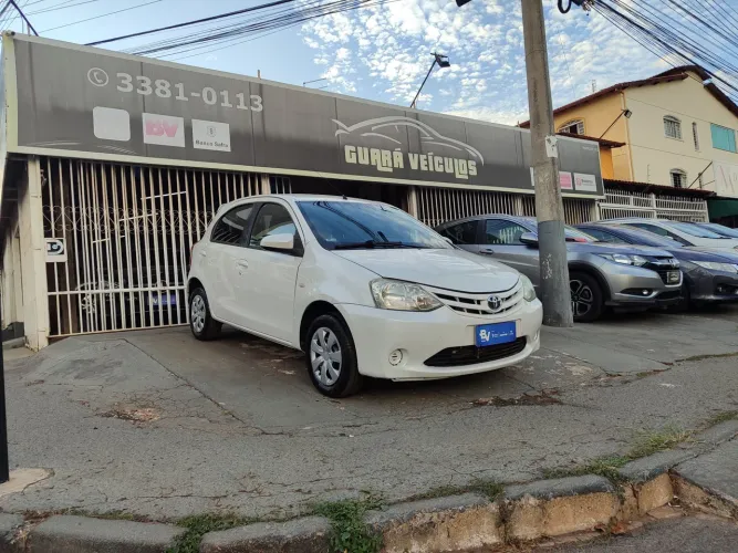 Toyota Etios XS 1.5 Flex 16V 5P Mec. 2014
