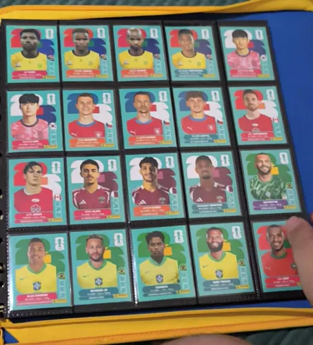 Kit de atualização 120 figurinhas recortado para colar.