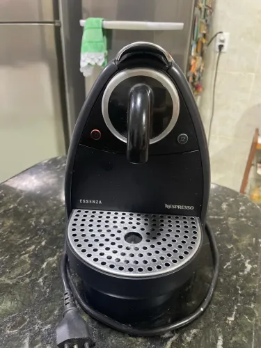 Cafeteira Essenza Nespresso