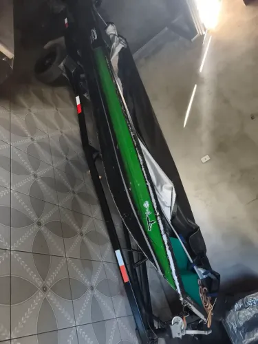 Vende se Barco de (5.5), cinco metros e meio completo.