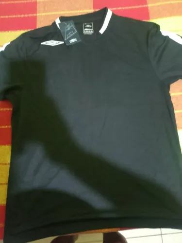 Fardamento da umbro apenas 16 camisas originais 