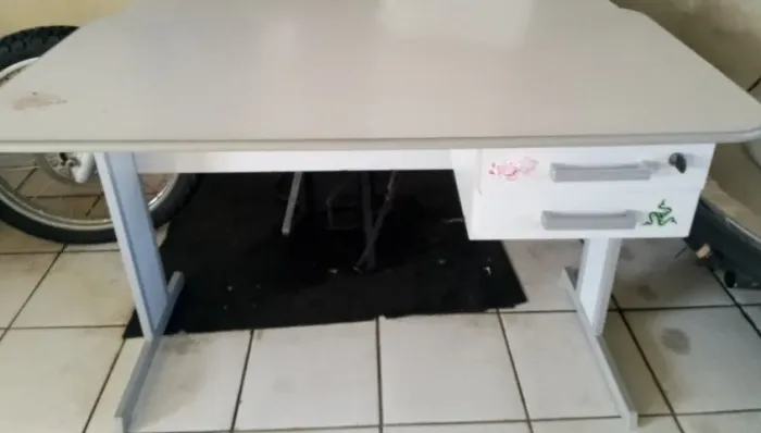 mesa para escritório duas gavetas