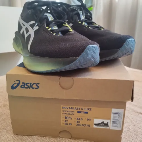 Tênis Asics novablast 5