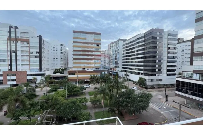 Apartamento à venda Capão da Canoa, Navegantes, 3 Dormitórios, frente praça, suíte, lavabo