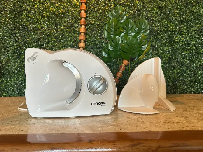 Fatiador/Cortador de Frios Elétrico Lenoxx Pratic