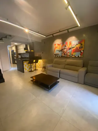 Excelente Duplex 3 suites em Patamares.