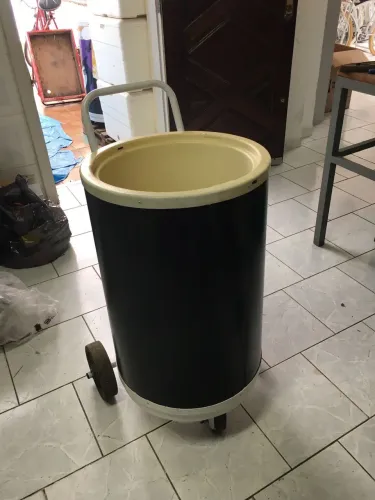 Carrinho cooler 75 latas rodas maciças